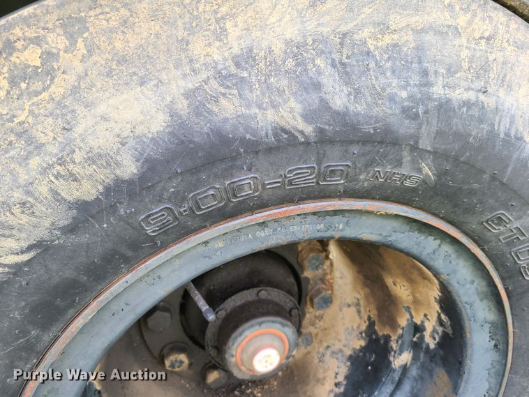 image for item IJ9006 1987 Caterpillar Challenger 65  tractor