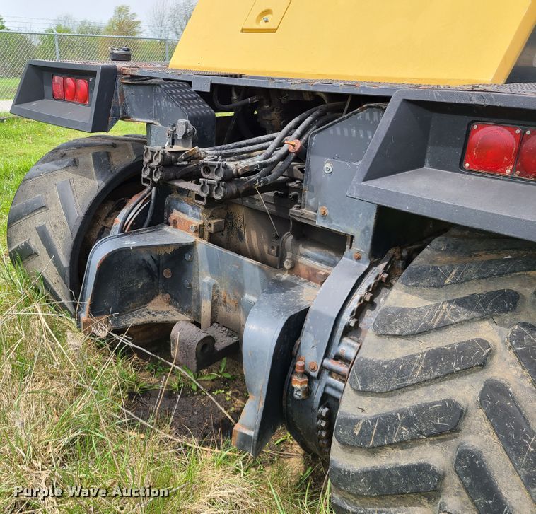 image for item IJ9006 1987 Caterpillar Challenger 65  tractor