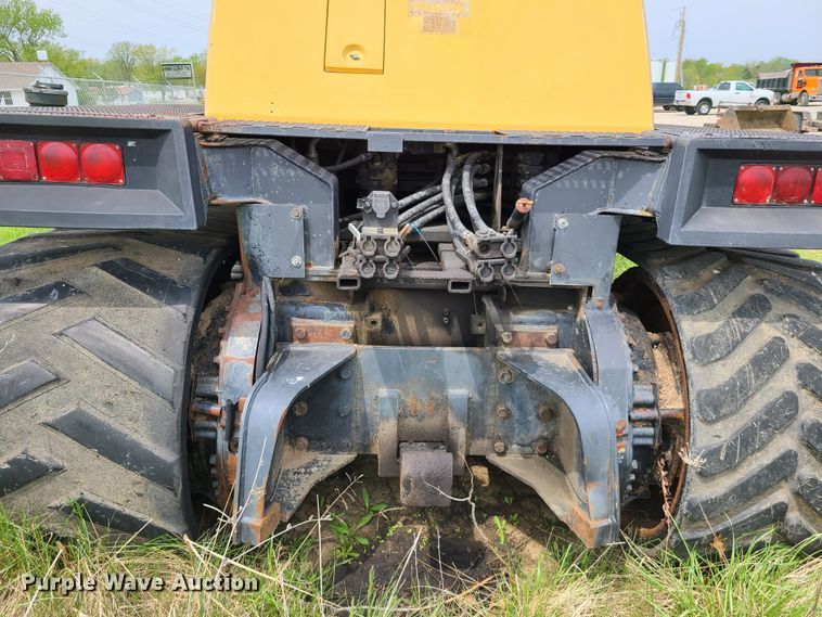 image for item IJ9006 1987 Caterpillar Challenger 65  tractor