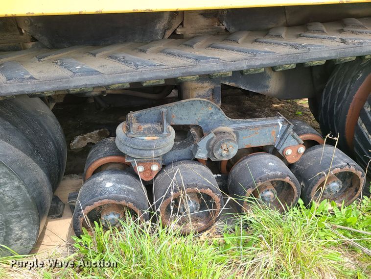 image for item IJ9006 1987 Caterpillar Challenger 65  tractor