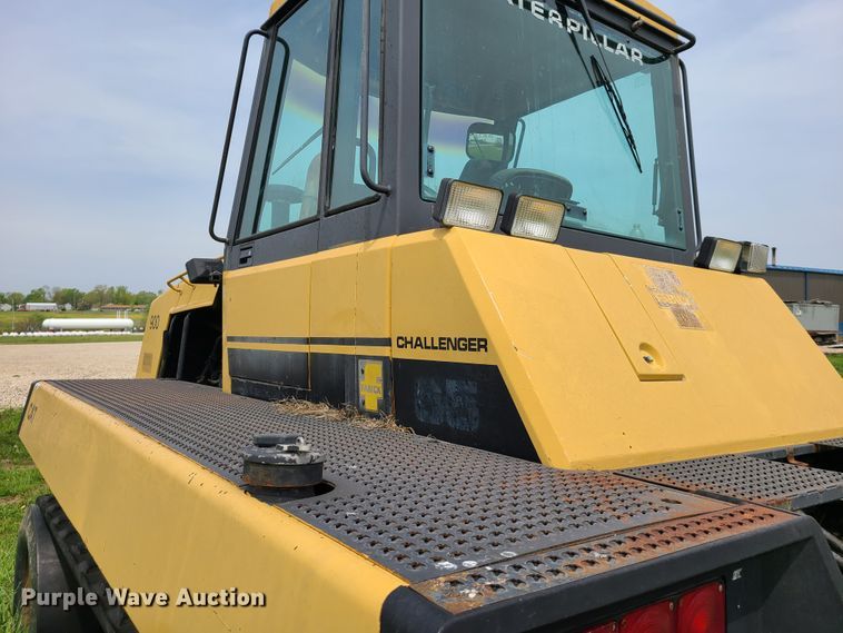 image for item IJ9006 1987 Caterpillar Challenger 65  tractor