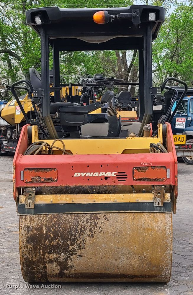 image for item IJ9008 Dynapac CC224 HF  double drum roller