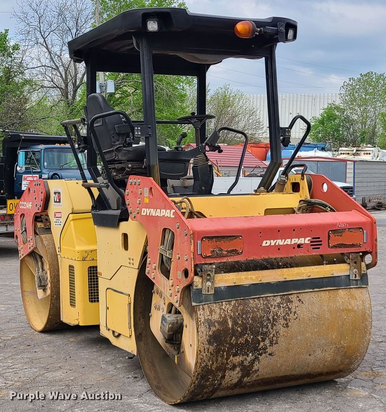 image for item IJ9008 Dynapac CC224 HF  double drum roller