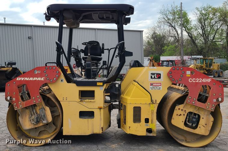 image for item IJ9008 Dynapac CC224 HF  double drum roller