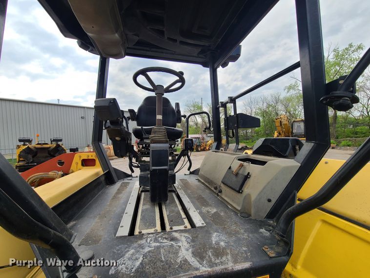 image for item IJ9008 Dynapac CC224 HF  double drum roller
