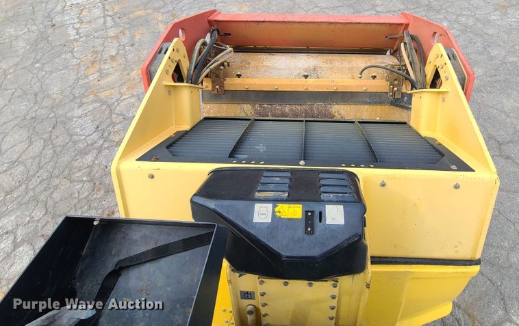 image for item IJ9008 Dynapac CC224 HF  double drum roller