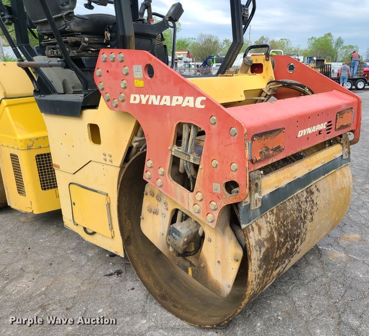 image for item IJ9008 Dynapac CC224 HF  double drum roller