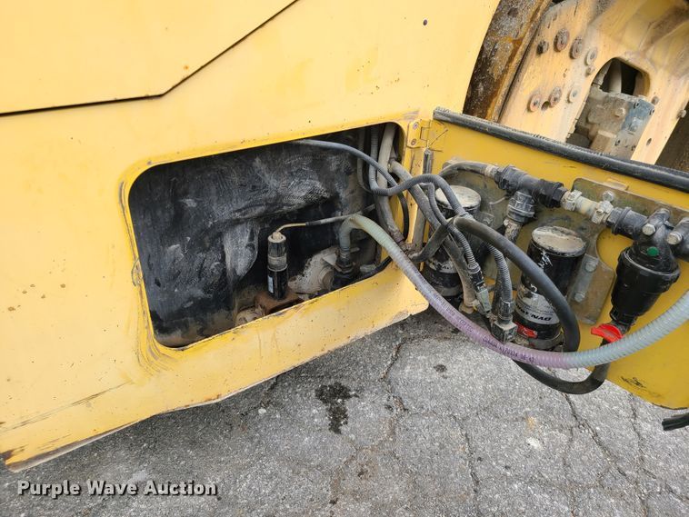 image for item IJ9008 Dynapac CC224 HF  double drum roller