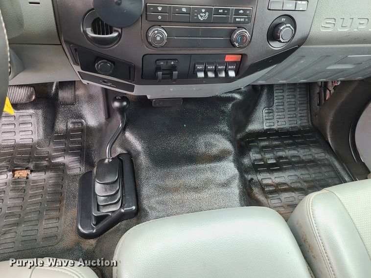 image for item IJ9011 2012 Ford F450 Super Duty  flatbed truck