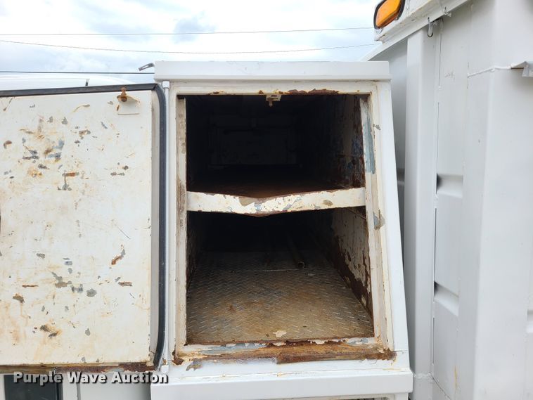 image for item IJ9011 2012 Ford F450 Super Duty  flatbed truck