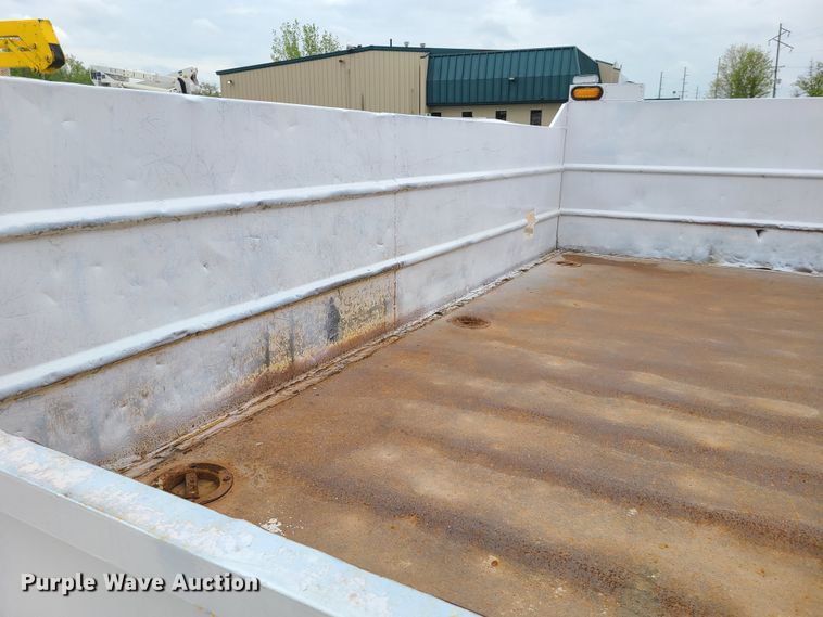 image for item IJ9011 2012 Ford F450 Super Duty  flatbed truck