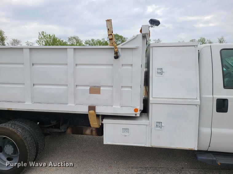 image for item IJ9011 2012 Ford F450 Super Duty  flatbed truck