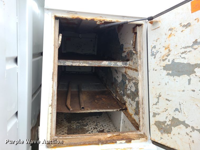 image for item IJ9011 2012 Ford F450 Super Duty  flatbed truck