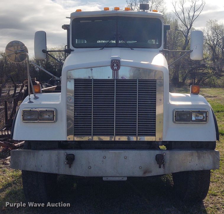 image for item IK9249 2003 Kenworth W900  winch truck