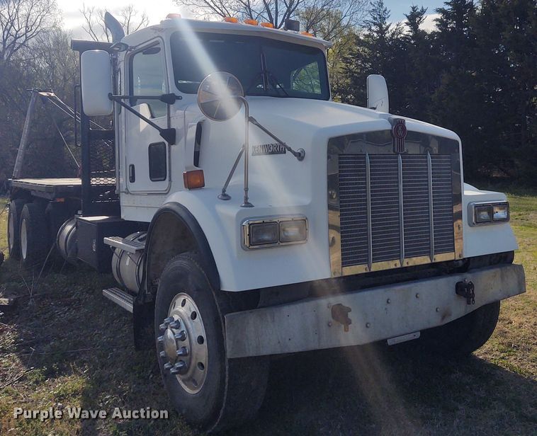 image for item IK9249 2003 Kenworth W900  winch truck