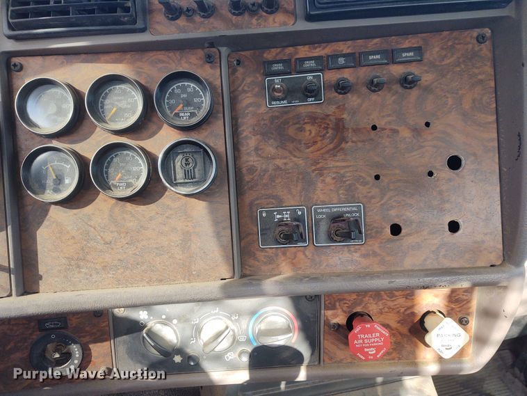 image for item IK9249 2003 Kenworth W900  winch truck