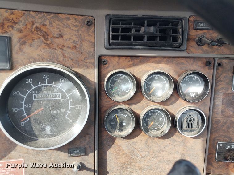 image for item IK9249 2003 Kenworth W900  winch truck