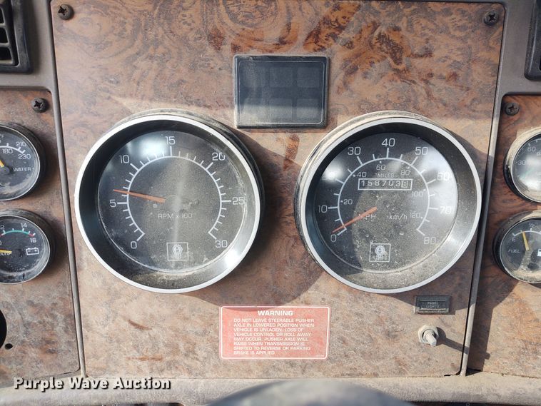 image for item IK9249 2003 Kenworth W900  winch truck