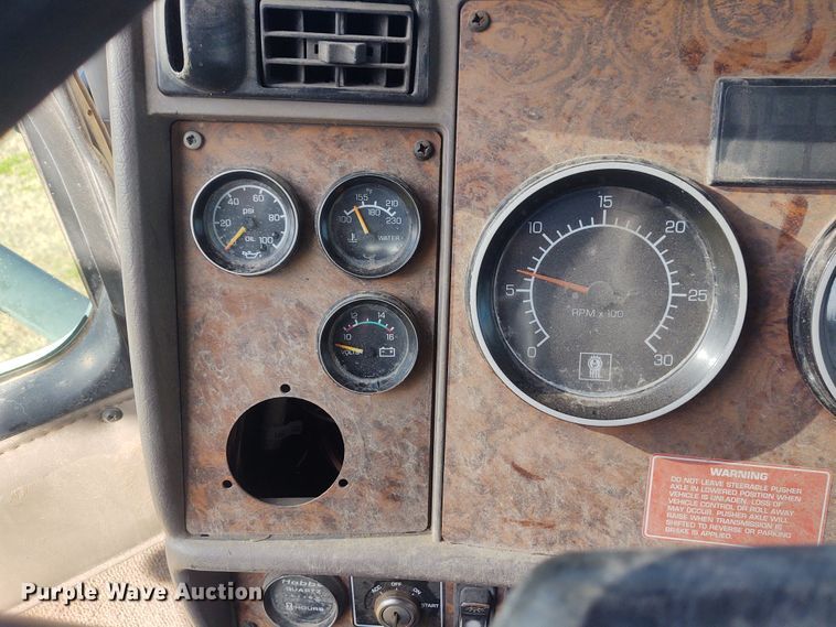 image for item IK9249 2003 Kenworth W900  winch truck