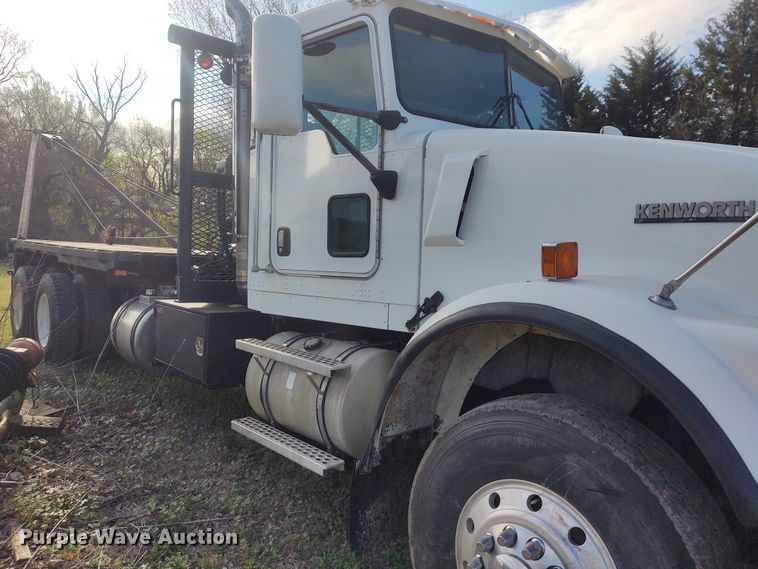 image for item IK9249 2003 Kenworth W900  winch truck