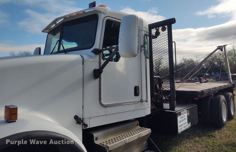 image for item IK9249 2003 Kenworth W900  winch truck