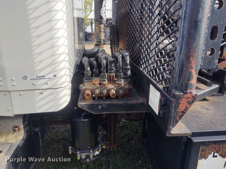 image for item IK9249 2003 Kenworth W900  winch truck