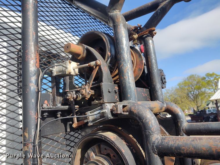 image for item IK9249 2003 Kenworth W900  winch truck