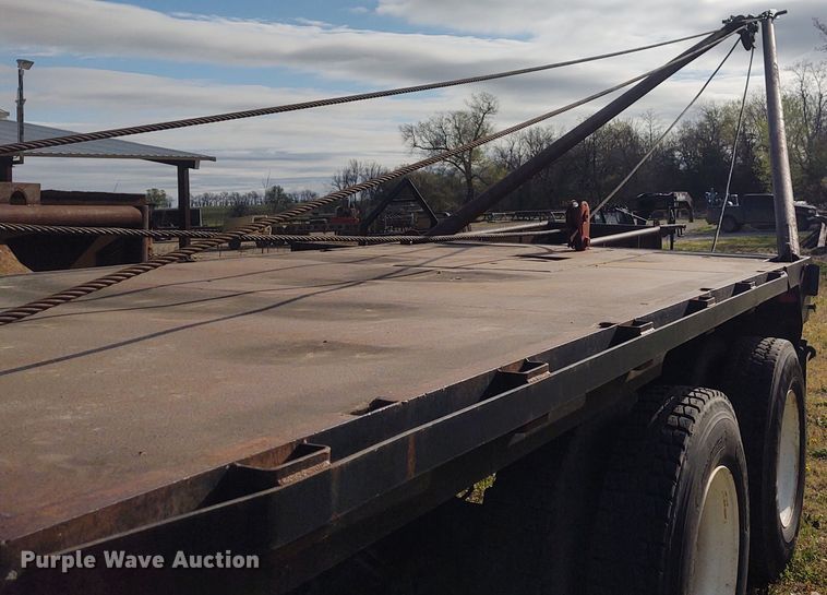 image for item IK9249 2003 Kenworth W900  winch truck