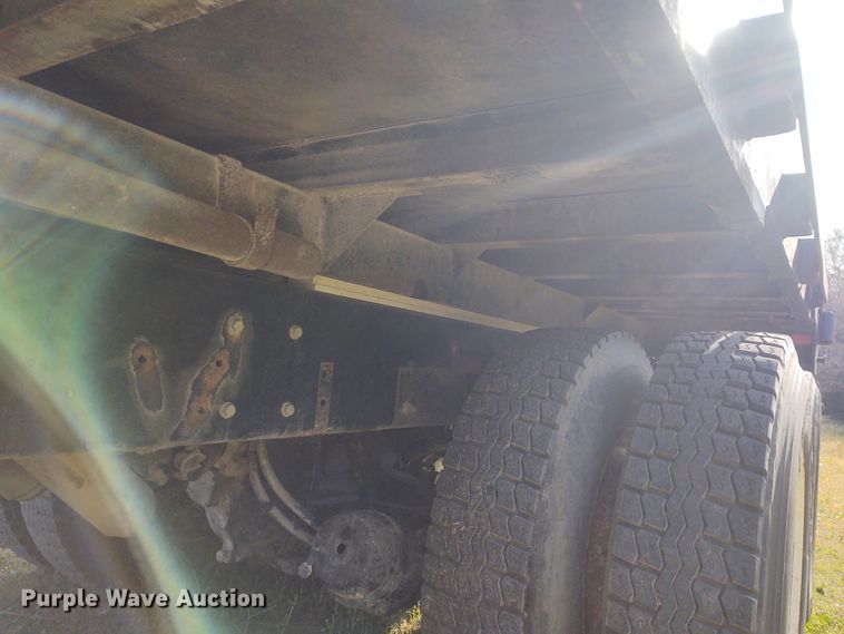 image for item IK9249 2003 Kenworth W900  winch truck