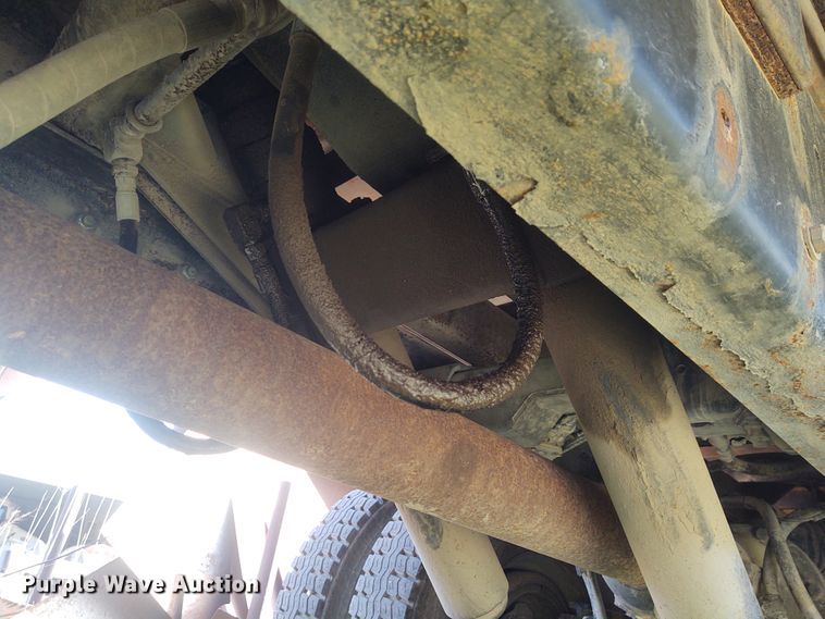 image for item IK9249 2003 Kenworth W900  winch truck