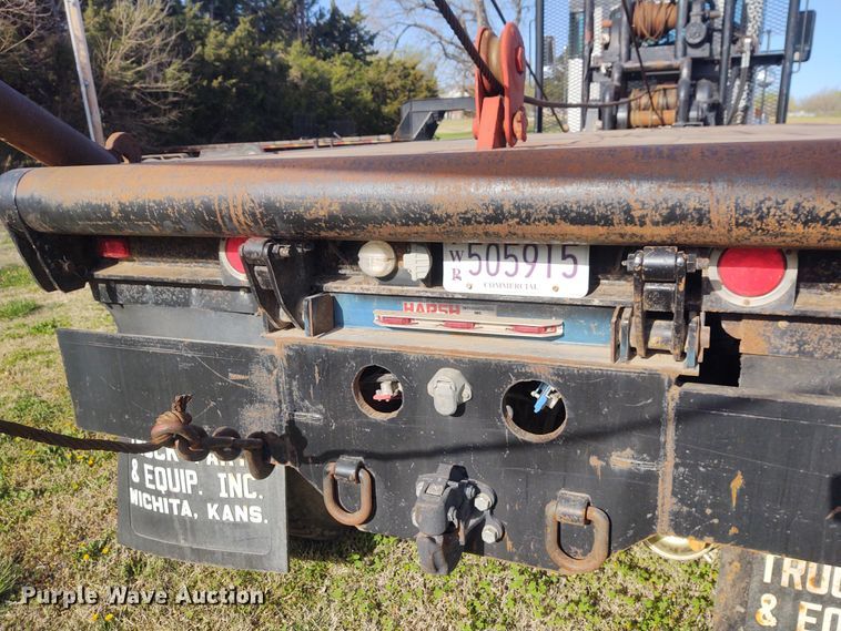 image for item IK9249 2003 Kenworth W900  winch truck