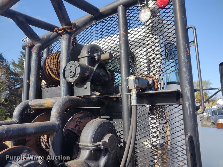 image for item IK9249 2003 Kenworth W900  winch truck