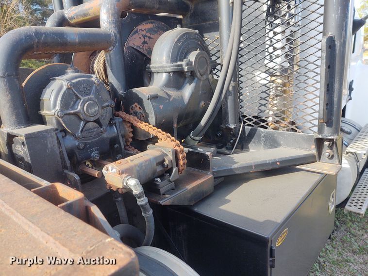 image for item IK9249 2003 Kenworth W900  winch truck