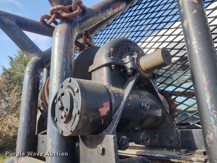 image for item IK9249 2003 Kenworth W900  winch truck