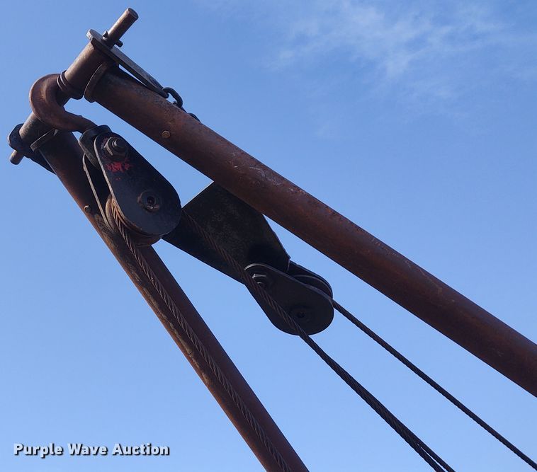 image for item IK9249 2003 Kenworth W900  winch truck