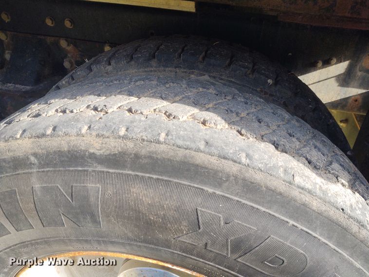 image for item IK9249 2003 Kenworth W900  winch truck