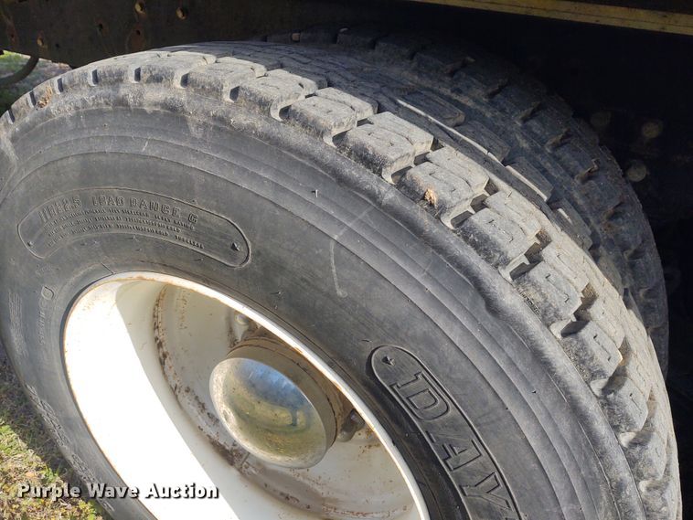 image for item IK9249 2003 Kenworth W900  winch truck