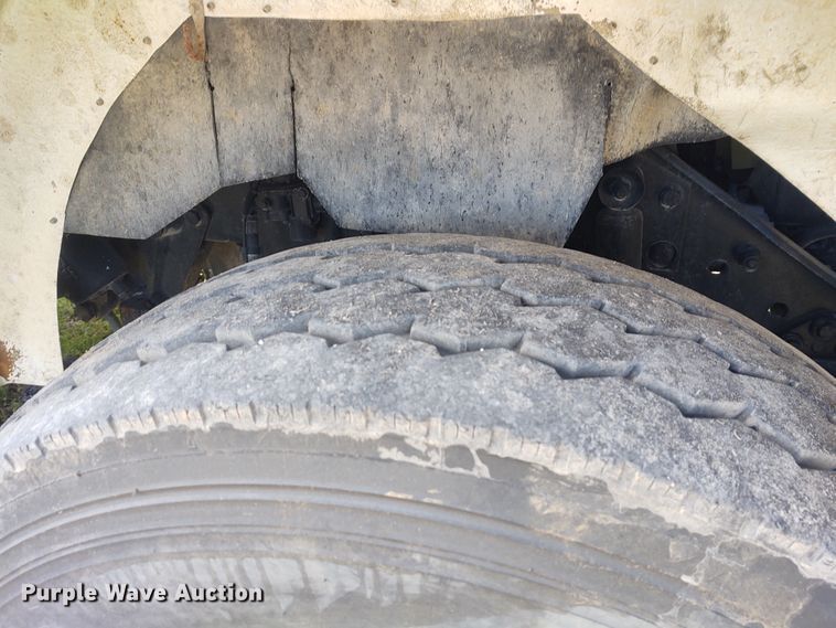 image for item IK9249 2003 Kenworth W900  winch truck