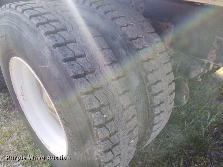 image for item IK9249 2003 Kenworth W900  winch truck