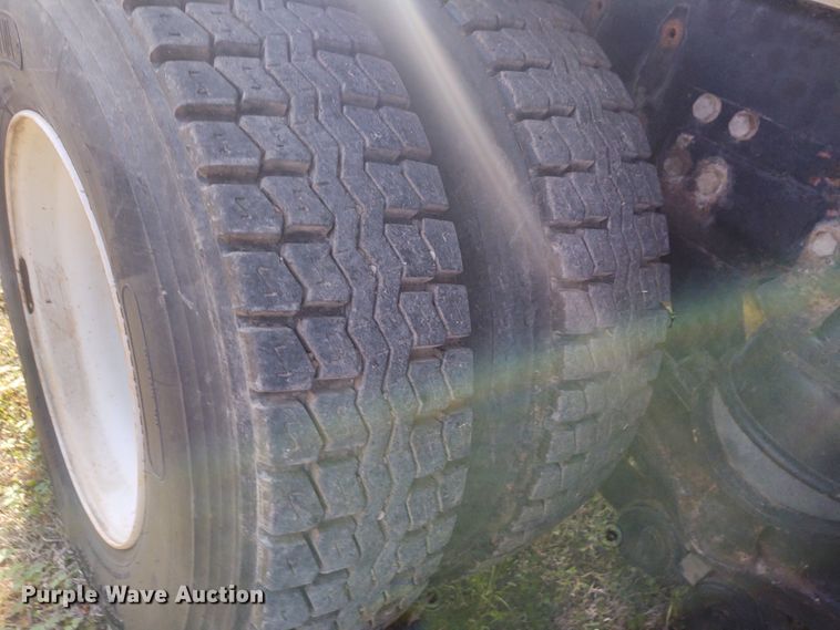 image for item IK9249 2003 Kenworth W900  winch truck