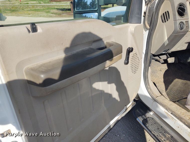 image for item IK9251 2008 Ford F450 Super Duty XL  flatbed truck