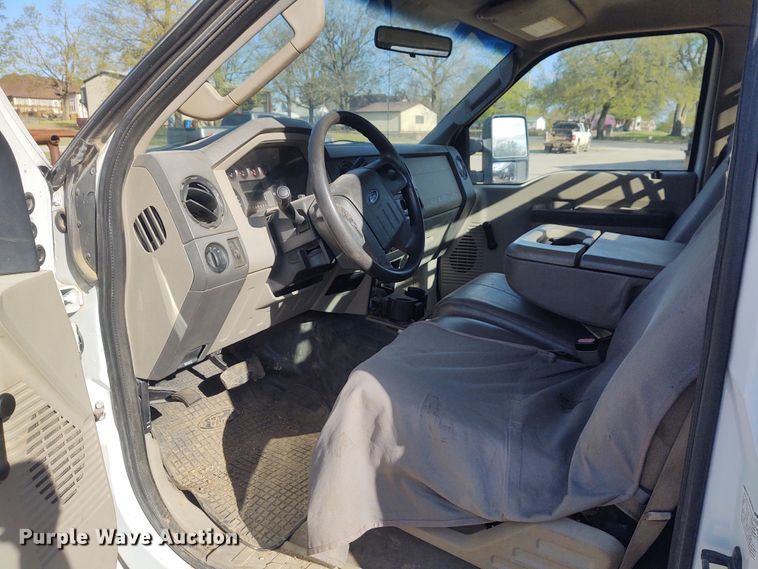 image for item IK9251 2008 Ford F450 Super Duty XL  flatbed truck