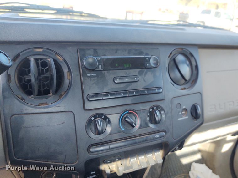 image for item IK9251 2008 Ford F450 Super Duty XL  flatbed truck