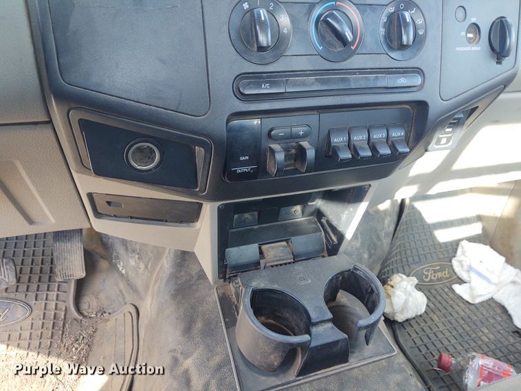 image for item IK9251 2008 Ford F450 Super Duty XL  flatbed truck