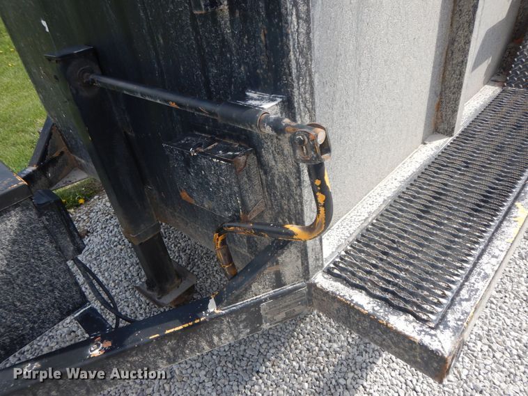 image for item IL9249 1989 Brooks Brothers  reel trailer