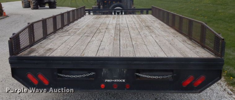 image for item IL9250 2005 Willis FT102  equipment trailer