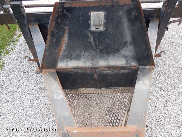 image for item IL9250 2005 Willis FT102  equipment trailer