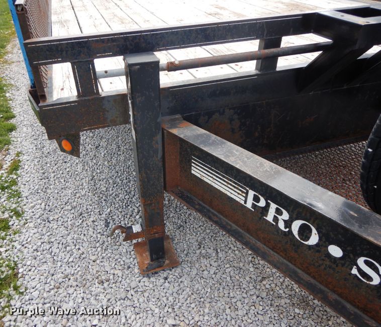 image for item IL9250 2005 Willis FT102  equipment trailer