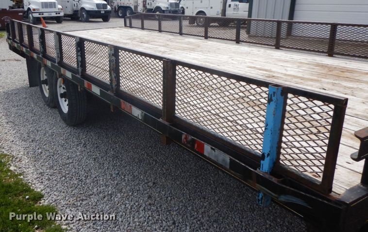 image for item IL9250 2005 Willis FT102  equipment trailer