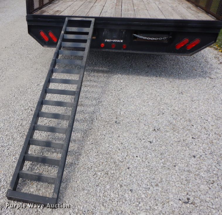 image for item IL9250 2005 Willis FT102  equipment trailer
